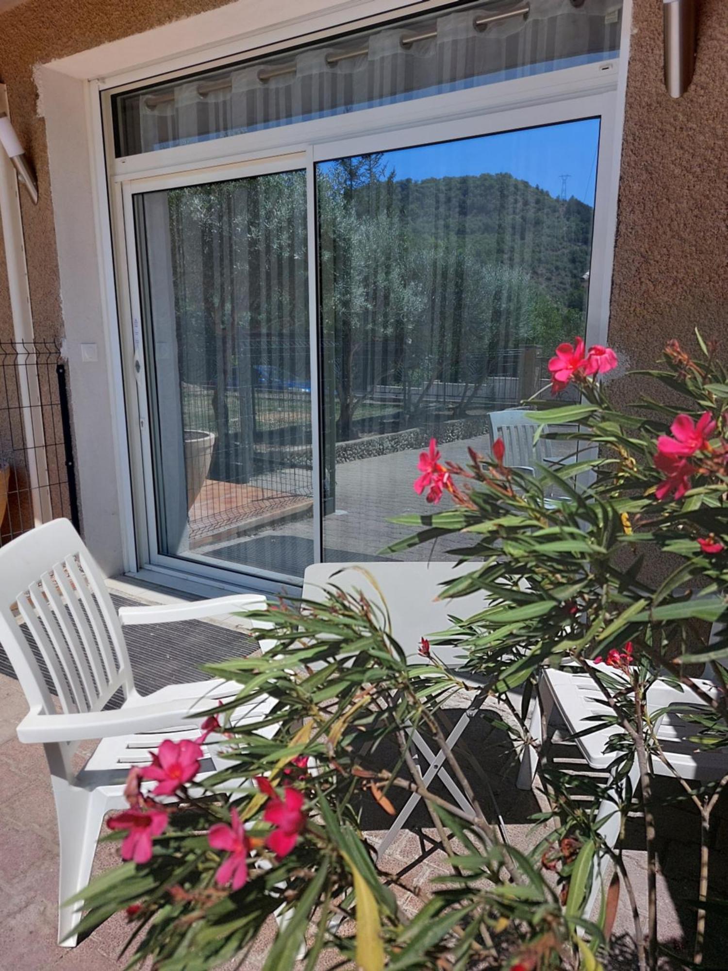 Souvenirs De Provence, Charmant Appartement Neuf 3 Etoiles 迪涅莱班 外观 照片